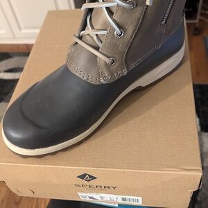 Sperry's Maritime Repel Boots In GreyTwo-Tone, Size 8.5 NIB